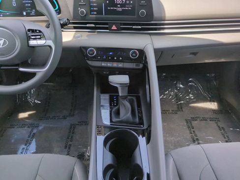 Used 2026 Hyundai Elantra Hybrid FWD image 18