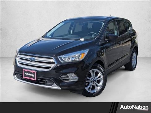 Used 2019 Ford Escape SE image 1