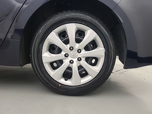Used 2025 Toyota Corolla LE FWD image 11