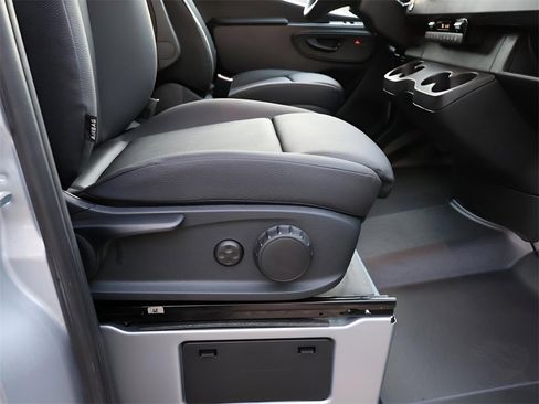 New 2025 Mercedes-Benz Sprinter 2500 image 10