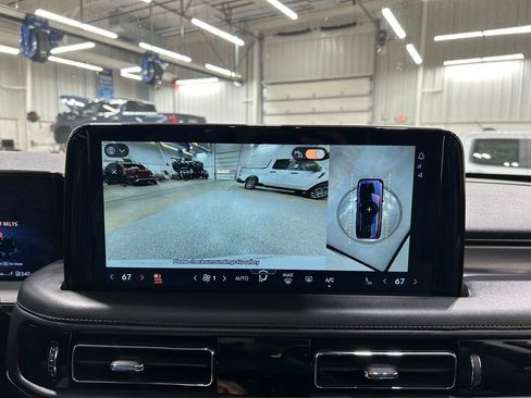 Certified 2025 Lincoln Aviator AWD image 21