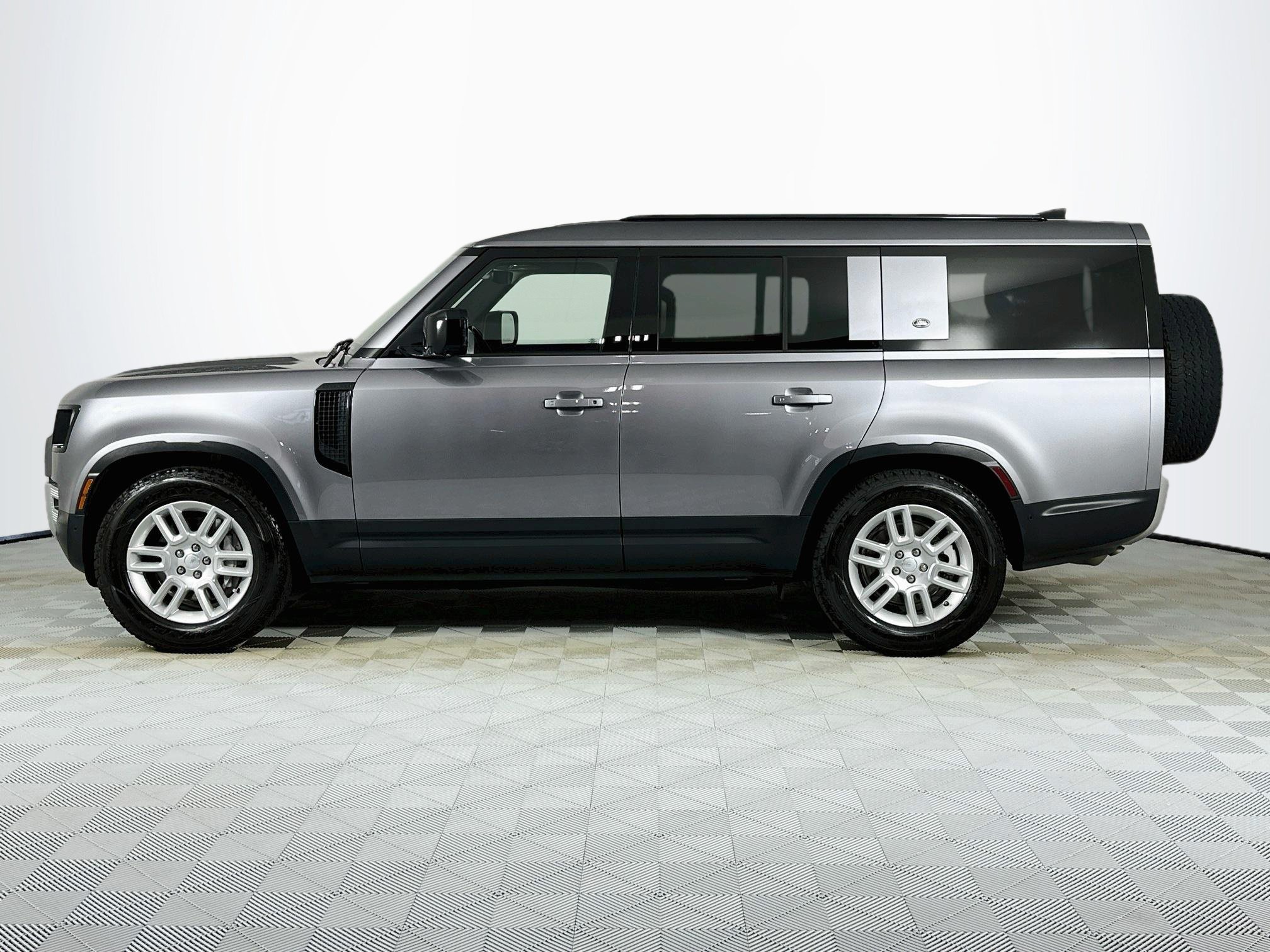 Used 2023 Land Rover Defender 130 S AWD/4WD image 8
