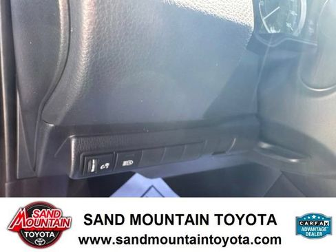 Used 2022 Toyota Corolla LE FWD image 15