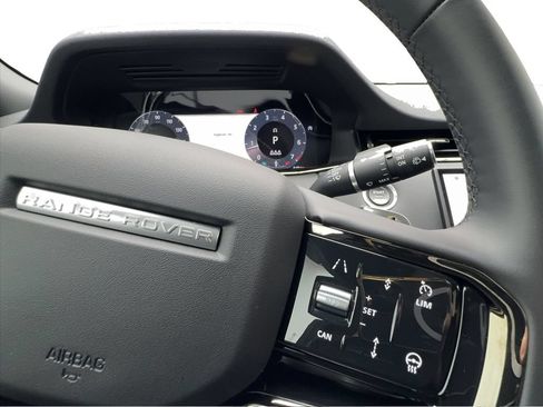 Used 2025 Land Rover Range Rover Evoque Dynamic SE AWD/4WD image 42