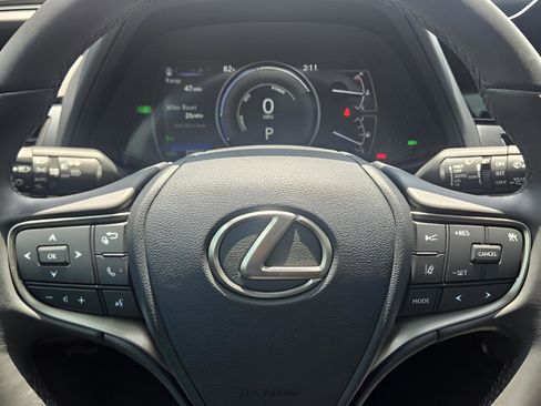 Used 2024 Lexus UX 250h F Sport FWD image 23