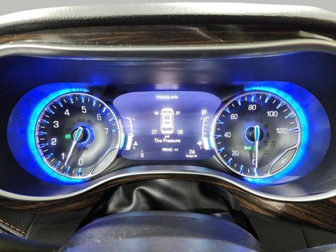 Used 2021 Chrysler Pacifica Pinnacle AWD/4WD image 12
