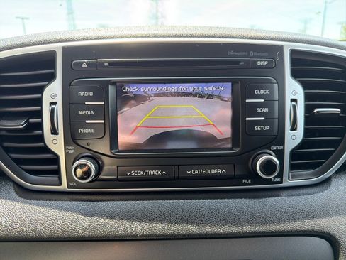 Used 2019 Kia Sportage LX AWD/4WD image 16