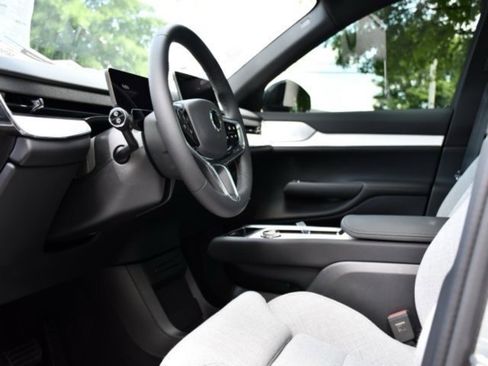 New 2025 Volvo EX90 Ultra image 14