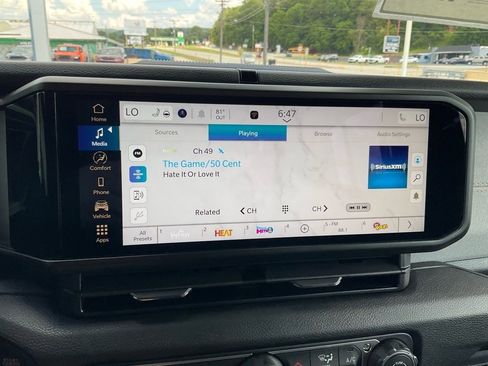 New 2025 Jeep Gladiator Sport image 6