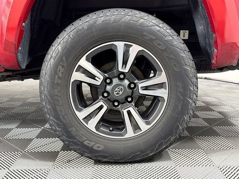 Used 2019 Toyota Tacoma TRD Sport RWD image 45