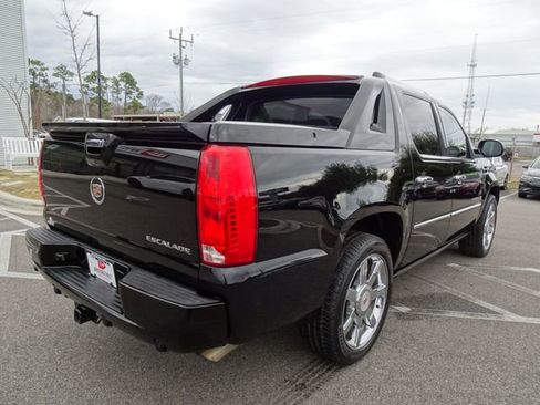 Used 2013 Cadillac Escalade EXT Premium image 4