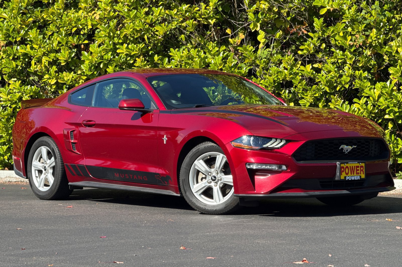 Used 2018 Ford Mustang Coupe RWD image 2