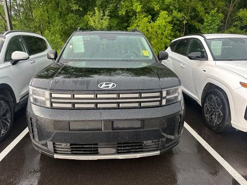 Used 2024 Hyundai Santa Fe SEL FWD image 3