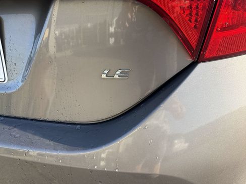 Used 2016 Toyota Corolla LE FWD image 6