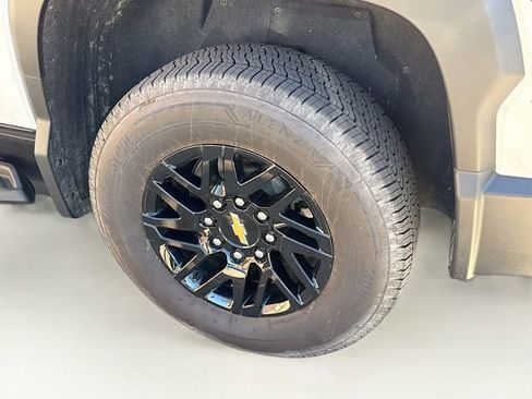 New 2024 Chevrolet Silverado EV W/T AWD/4WD image 30