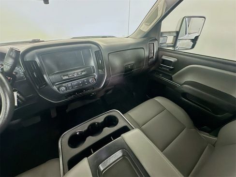 Used 2018 Chevrolet Silverado 2500 W/T w/ WT Fleet Convenience Package image 11