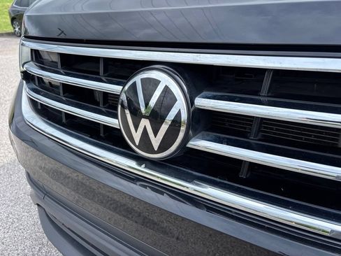 Used 2023 Volkswagen Tiguan SE FWD image 10