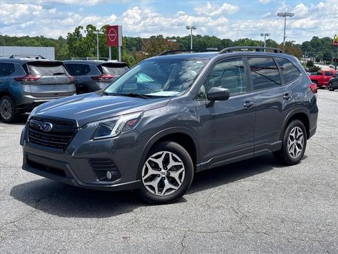 Used 2023 Subaru Forester Premium AWD/4WD image 2