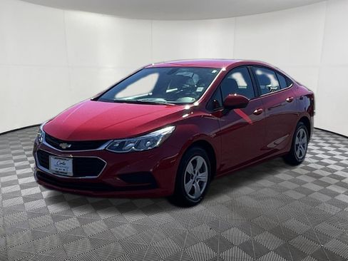 Used 2018 Chevrolet Cruze LS FWD image 3