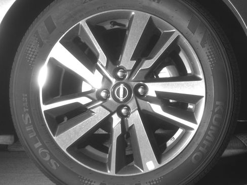 Used 2025 Nissan Versa SV image 13