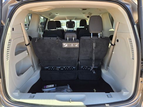 Used 2017 Chrysler Pacifica Touring FWD image 11