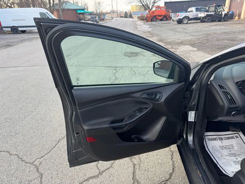 Used 2016 Ford Focus S image 9