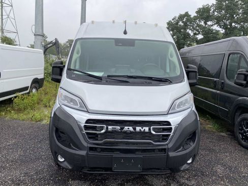 Used 2025 RAM ProMaster 3500 w/ Quick Order Package 22H SLT+ FWD image 2