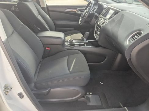 Used 2020 Nissan Pathfinder SV AWD/4WD image 31