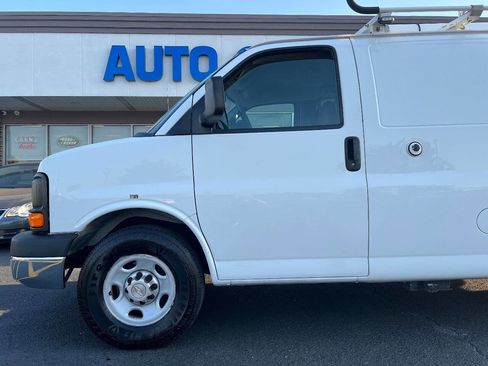 Used 2014 Chevrolet Express 2500 image 38