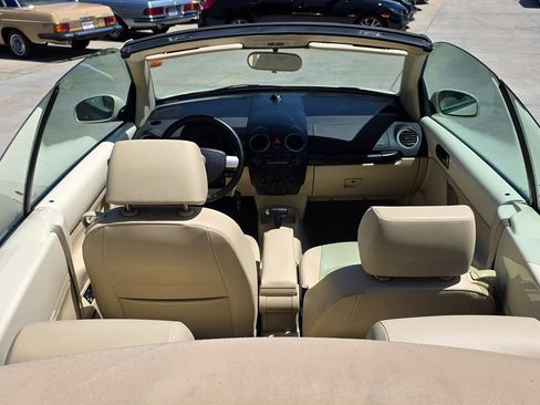 Used 2009 Volkswagen Beetle S image 17