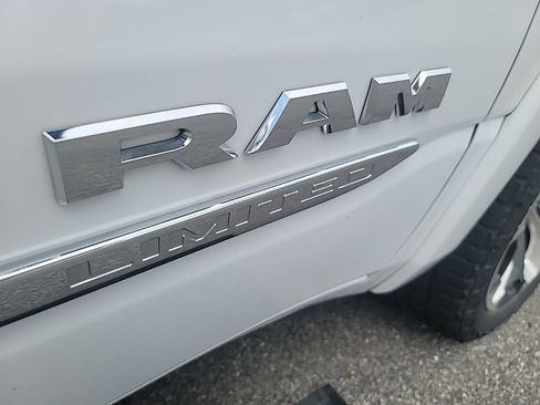 Used 2022 RAM 1500 Limited w/ Body Color Bumper Group AWD/4WD image 9