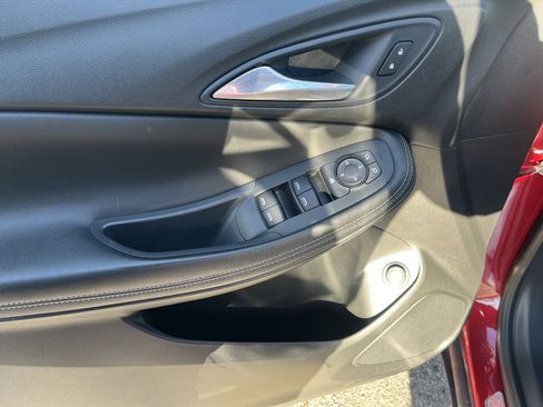 Used 2020 Buick Encore GX Preferred w/ Cold Weather Comfort Package image 11