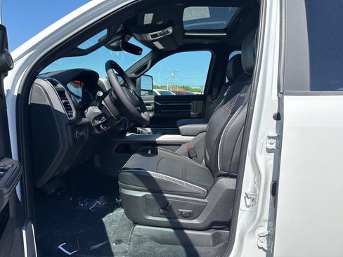 New 2026 RAM 2500 Laramie AWD/4WD image 17