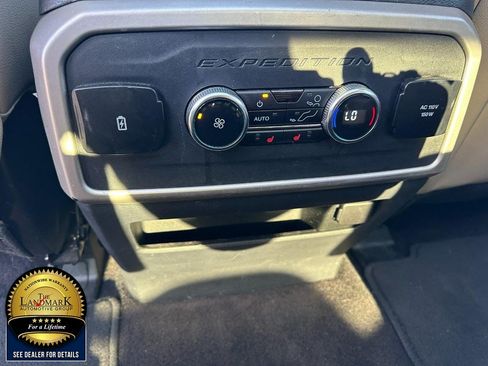Used 2023 Ford Expedition Limited AWD/4WD image 17