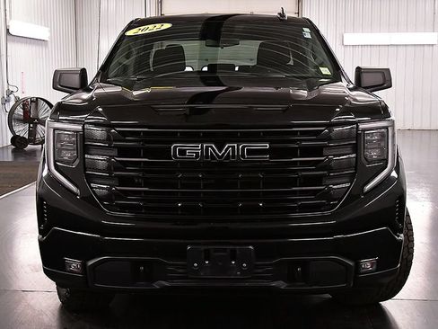 Used 2022 GMC Sierra 1500 Elevation AWD/4WD image 2