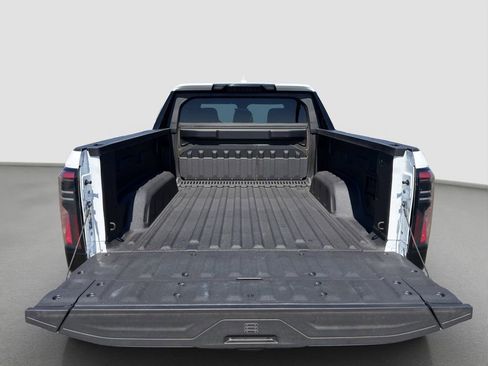 Used 2025 GMC Sierra EV Denali image 28