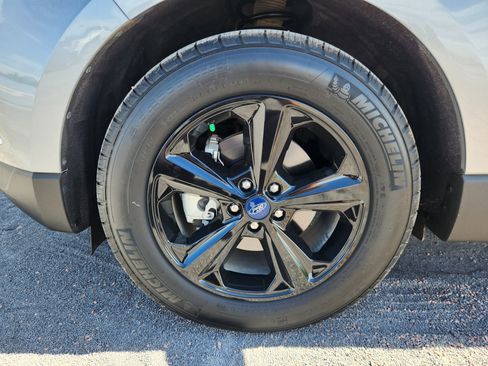 Used 2020 Ford Edge SE w/ Cargo Accessory Package FWD image 16