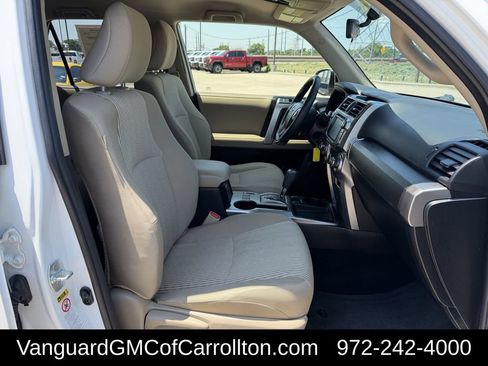 Used 2018 Toyota 4Runner SR5 RWD image 33