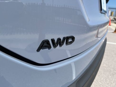 Certified 2025 Honda Pilot Black Edition image 8