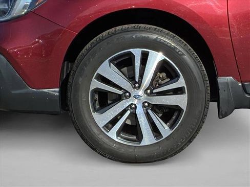 Used 2019 Subaru Outback 2.5i Limited w/ Popular Package #2 image 9