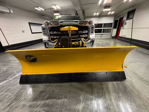 Used 2020 GMC Sierra 2500 SLE w/ SLE Convenience Package image 4