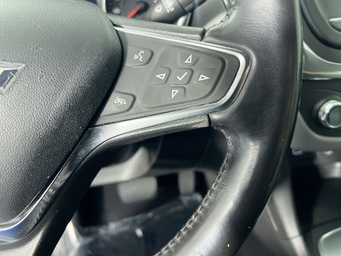 Used 2020 Chevrolet Equinox LT image 17