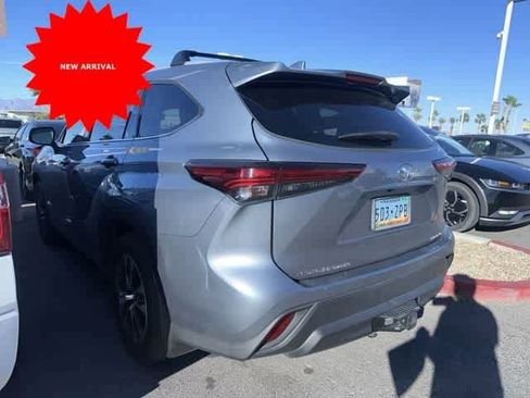 Used 2022 Toyota Highlander XLE image 6