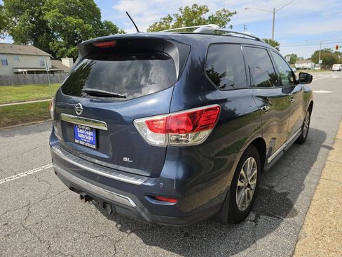 Used 2015 Nissan Pathfinder SL w/ SL Premium Package FWD image 6
