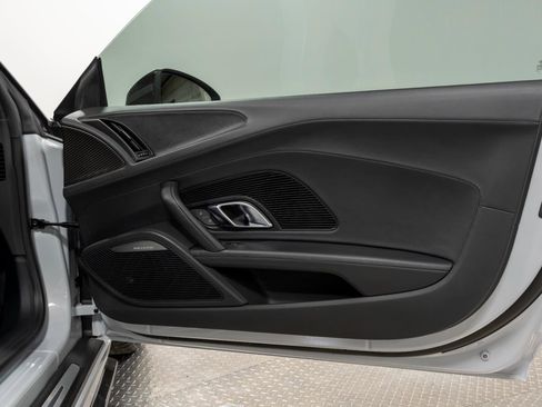 Used 2017 Audi R8 V10 plus w/ Full Leather Package image 80