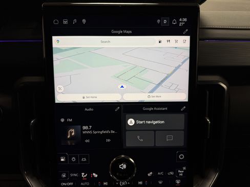 Used 2025 GMC Acadia AT4 w/ Luxury Package image 10