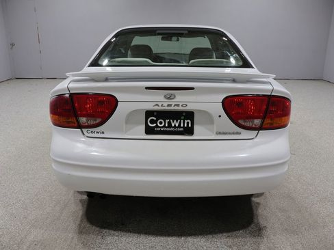 Used 2003 Oldsmobile Alero GL FWD image 3