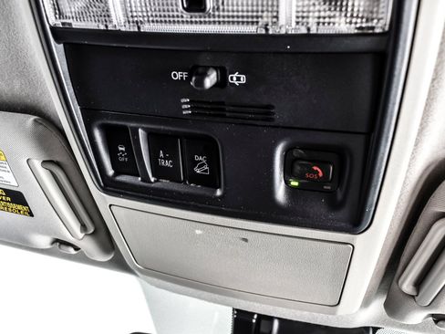 Used 2024 Toyota 4Runner SR5 AWD/4WD image 30