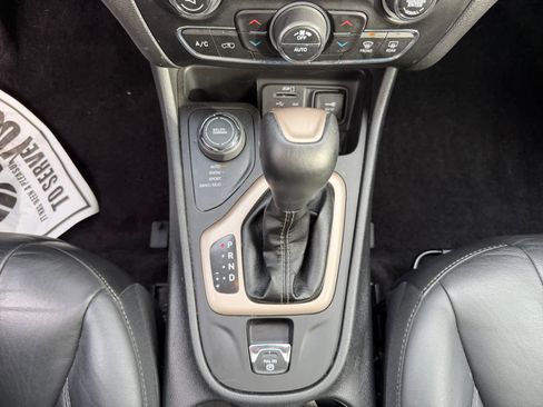 Used 2018 Jeep Cherokee Limited w/ High Altitude Package image 15