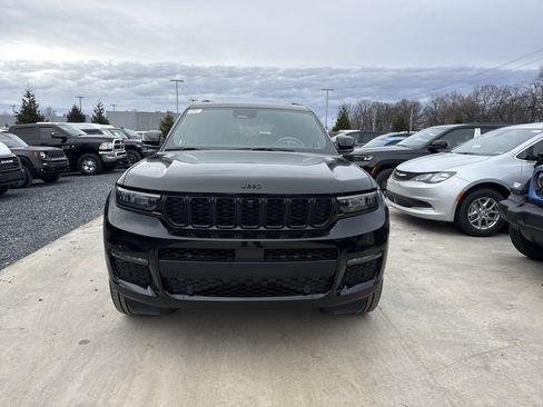 New 2025 Jeep Grand Cherokee L Limited w/ Luxury Tech Group II AWD/4WD image 4